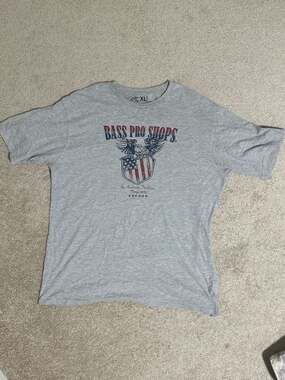 Bass Pro Shops An American Tradition Eagle US Flag Graphic T-Shirt Gray XL